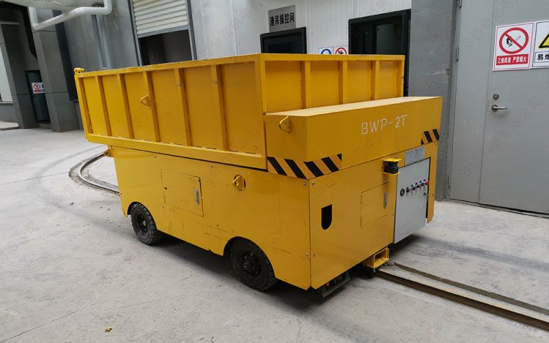 導(dǎo)軌運輸車廣泛應(yīng)用于工業(yè)和物流領(lǐng)域